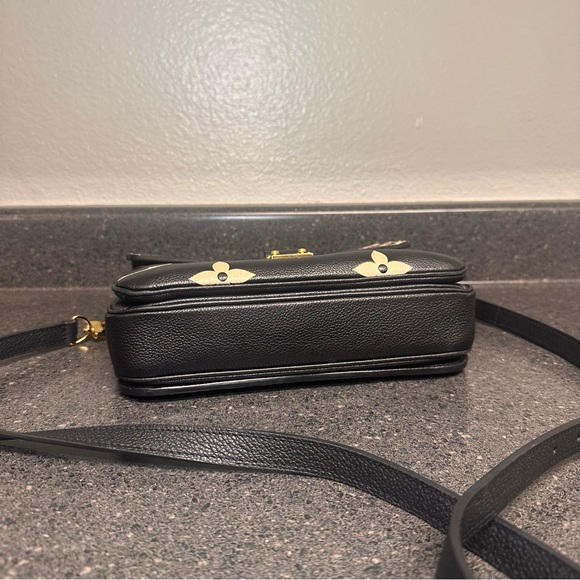 Louis Vuitton Empreinte Pochette Metis Giant Monogram Black - Picture 9 of 16